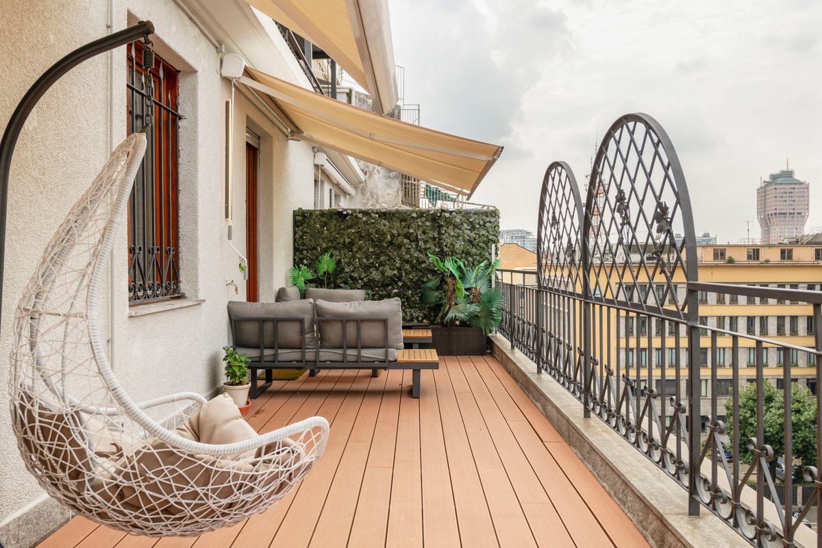 2 Bedroom Apartment with Terrace -Duomo – 6 Guests