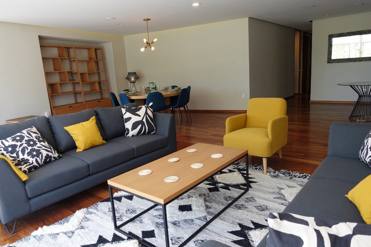 Spacious, light-filled apartment – Panoramic views gallery image 4