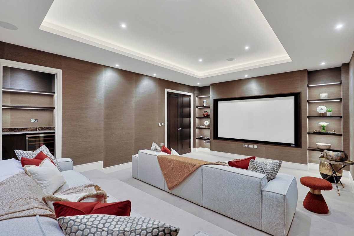 Luxe Home With Cinema Room – South Kensington