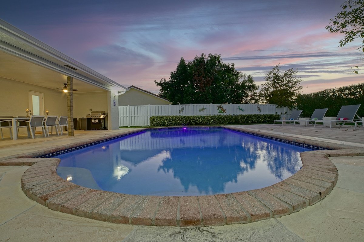 Renovated House w/ Heated Pool near the Downtown gallery image 2