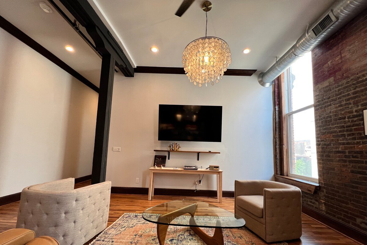 1882 Lofts – 301 – Downtown 2nd & Church gallery image 3