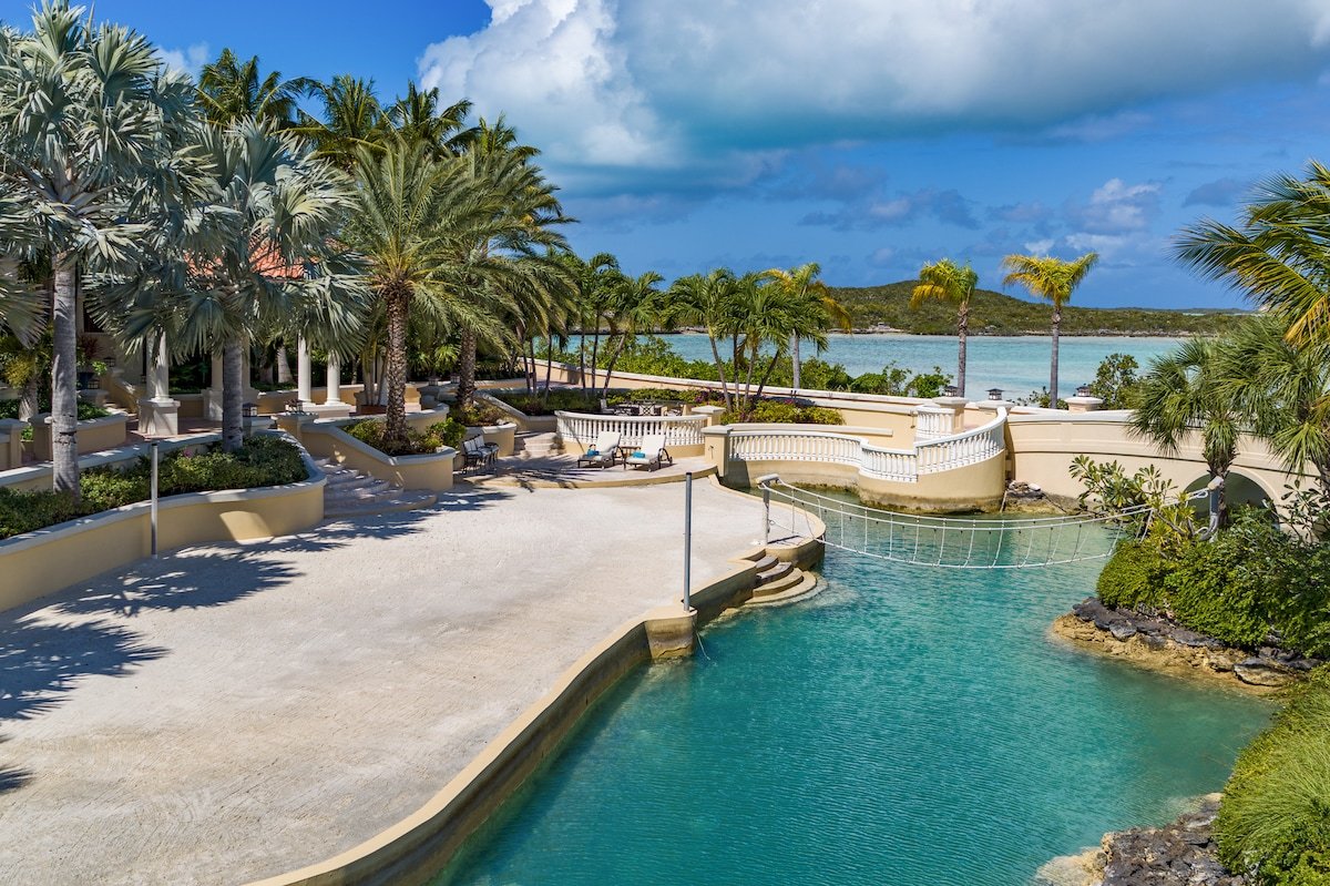 [LR] Emerald Cay gallery image 3