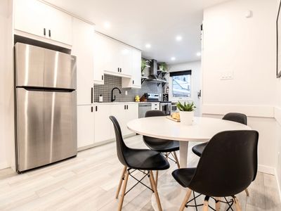 2BDR Entire House! St. Boniface Hospital w/Parking