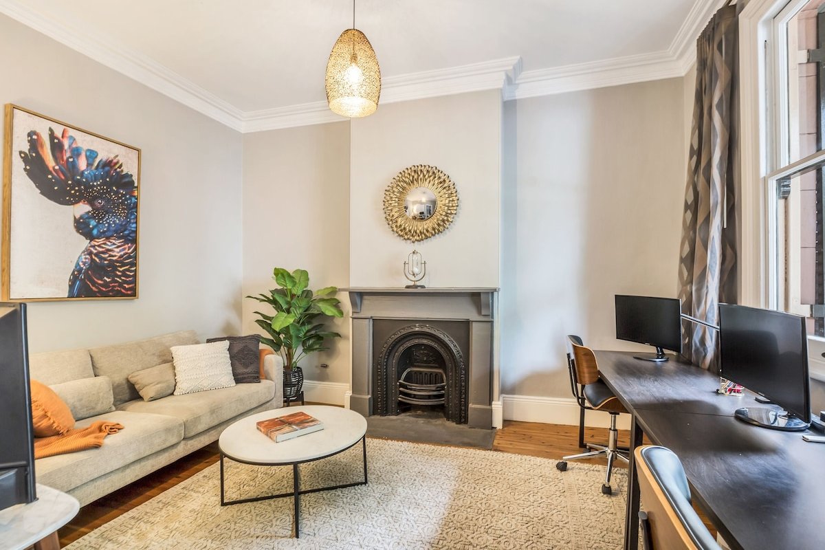 Historic Elegant Terrace at Observatory Hill gallery image 4