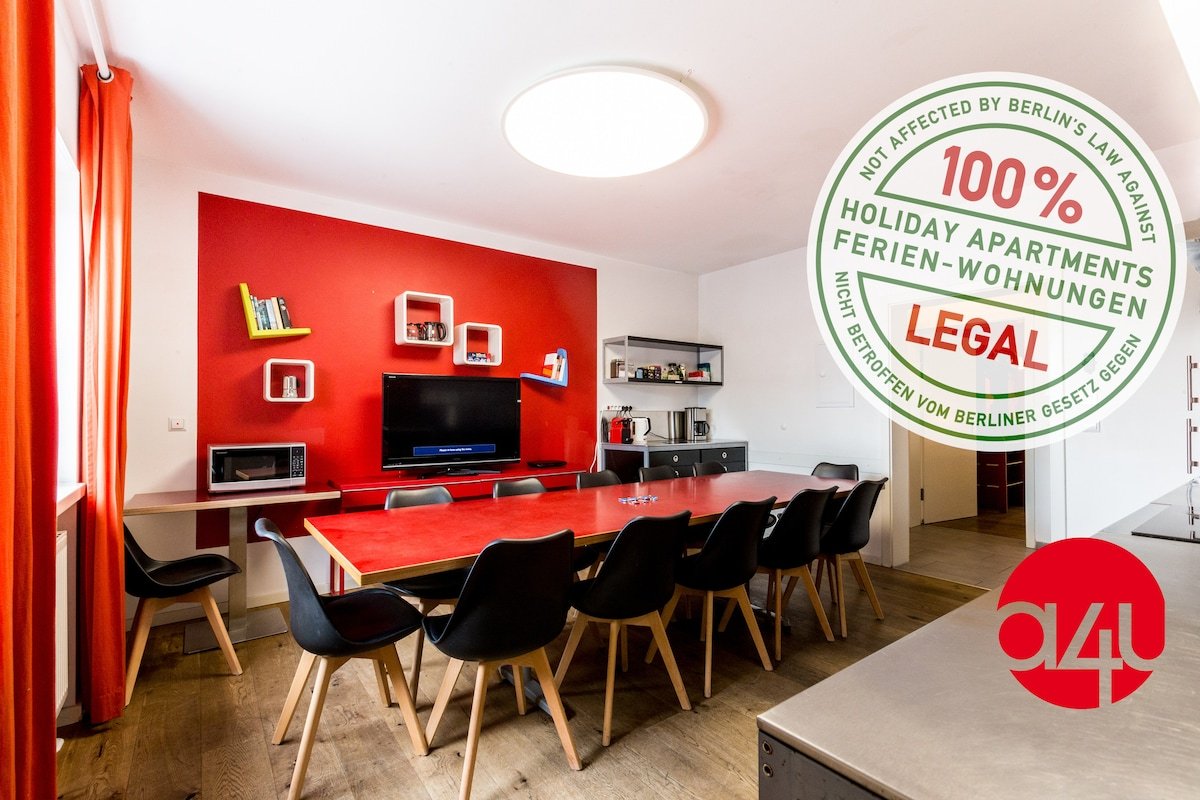 2 [RO] 8 rooms 5 bath, max 18 guests, @old airport gallery image 2