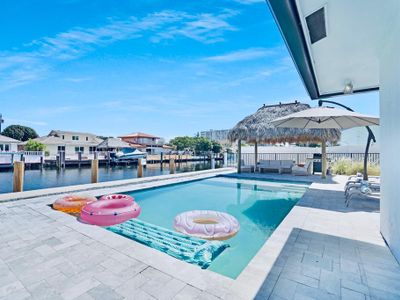 Walk to the Beach! Managed by BNR Vacation Rentals