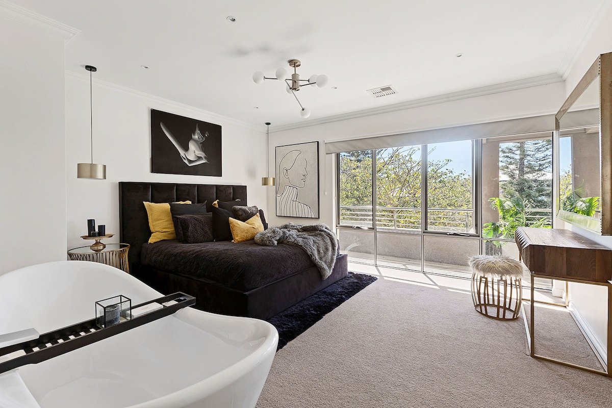 Luxury Beachside Residence gallery image 3