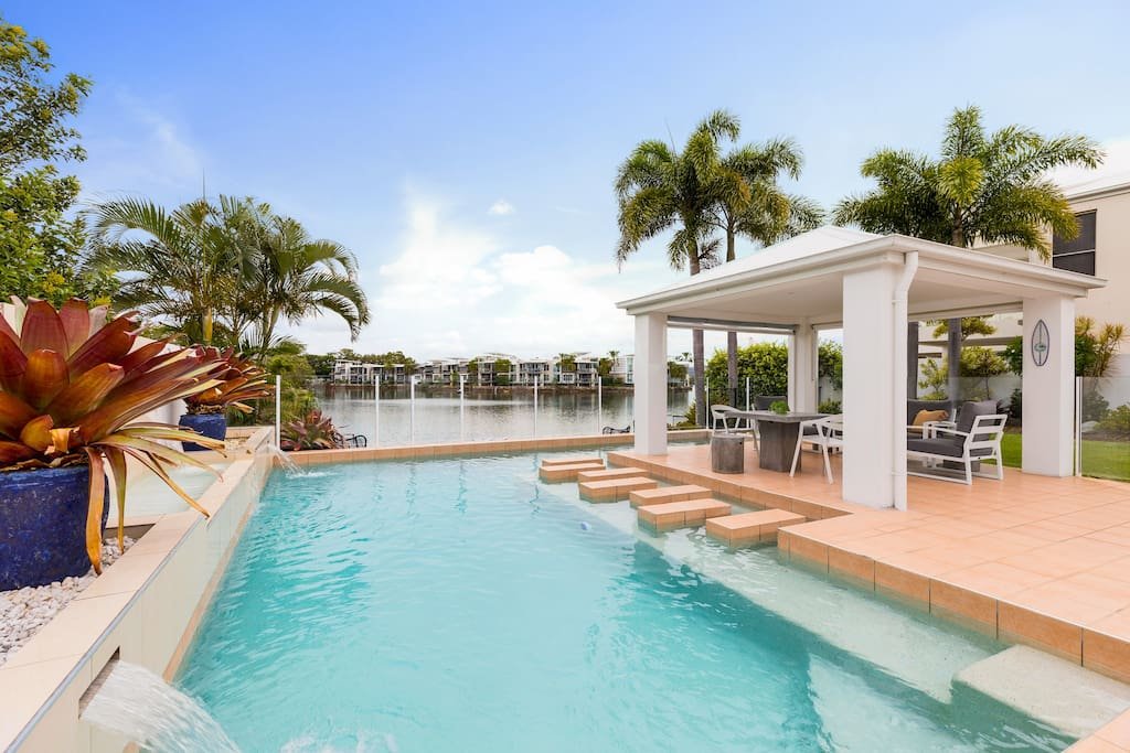 Stunning Waterfront Coastal Retreat, sleeps 15 gallery image 3