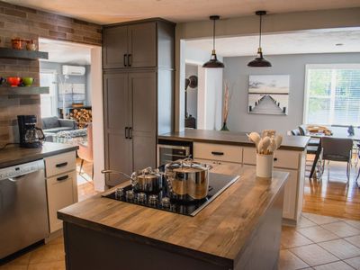 All-season waterfront 4-bedroom in Shediac