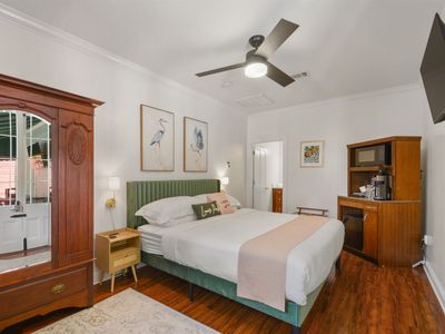 Parkside Villas, 6 Historic Guest Houses, Sleep 26