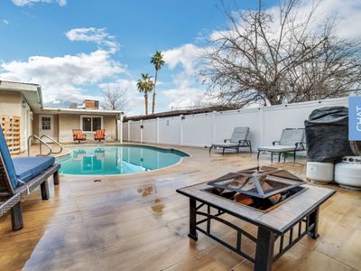 Spacious Villa near Strip*hot tub*Pool SJ