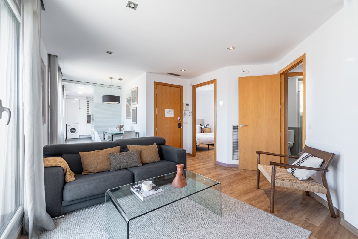 Bright penthouse with terrace near to l’Eixample