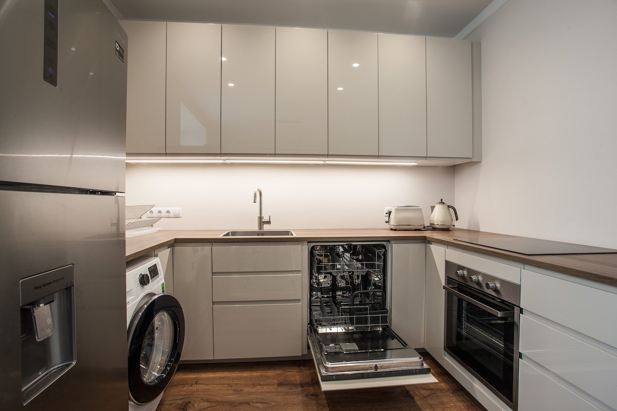 Central. 9 beds+4 sleeping sofas. Max 15 ppl gallery image 5