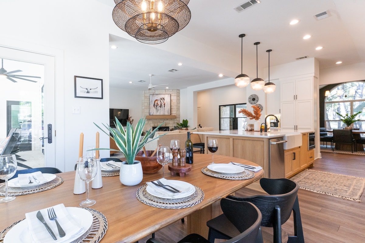 Secluded Hill Country Luxe: Vibes, Pool, Best Spot gallery image 4