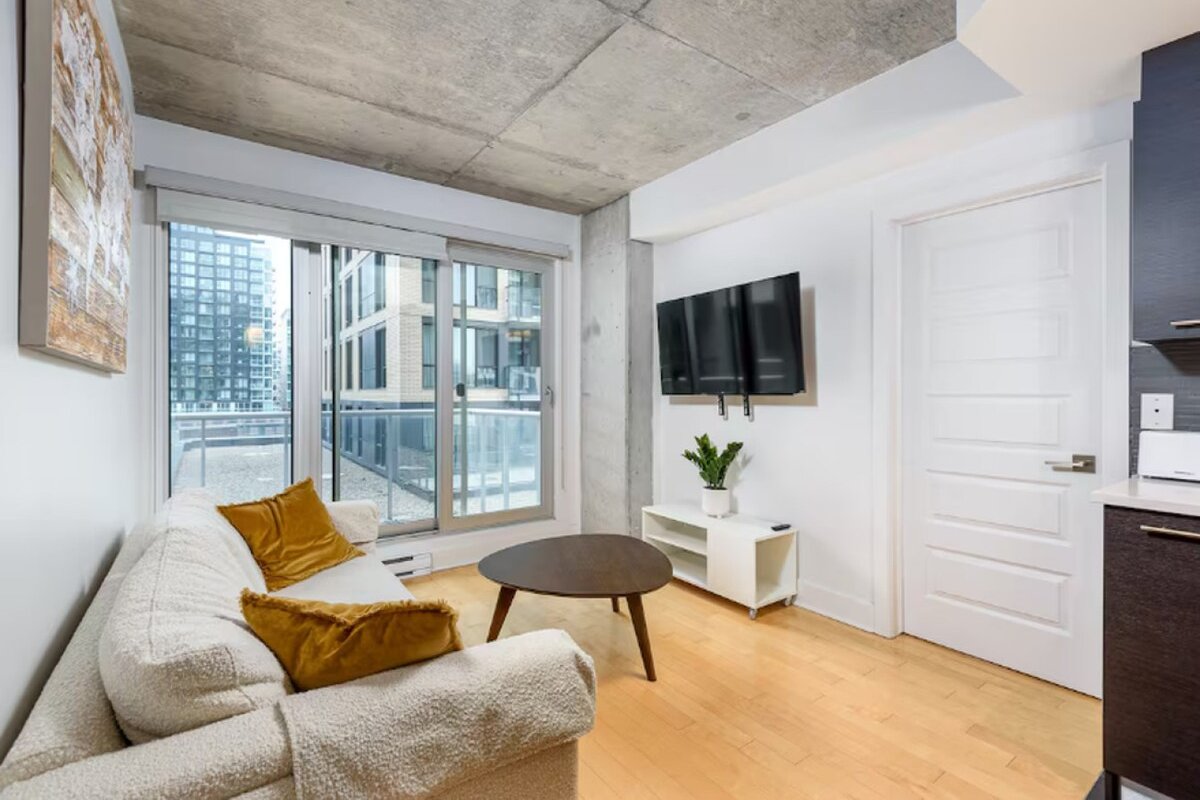 Delightful 2-BDR condo MTL gallery image 3