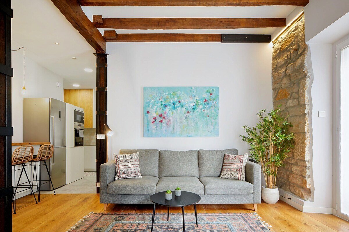 ♥︎ Heart of Midtown ⎮⎮ 5 balconies⎮⎮Walk Score 99 gallery image 4