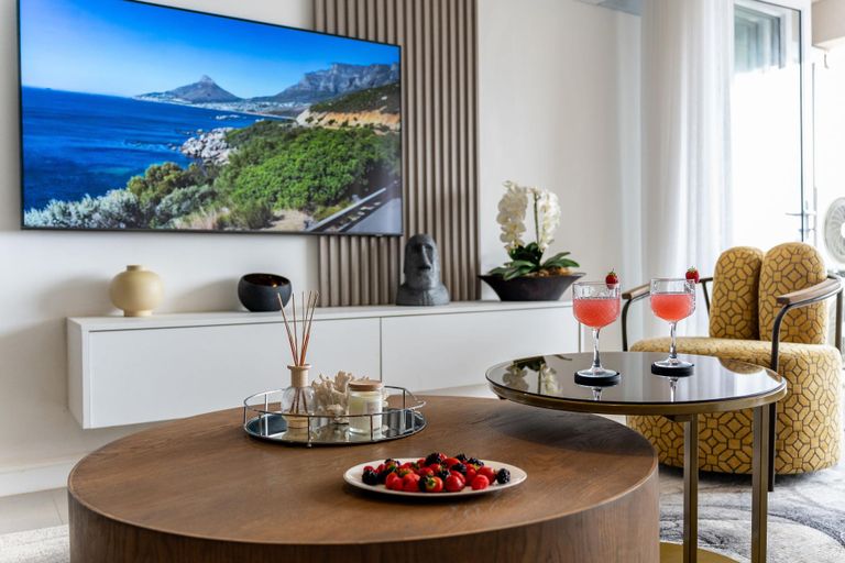 Bantry Bay Alanda - Modern Apt with Sea Views
