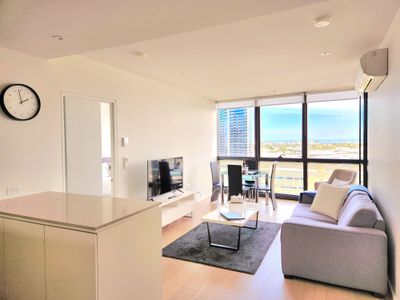 Classic 2 Bedroom with Brilliant Views on Collins