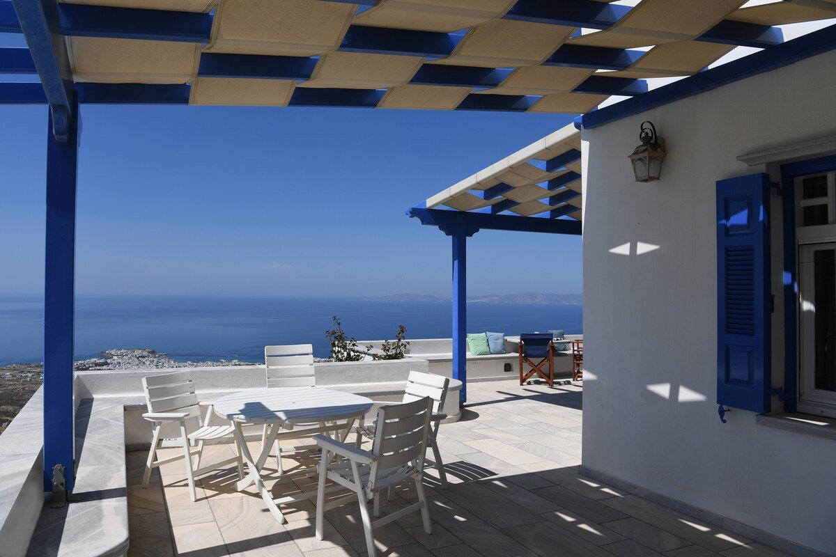 Tinos Sky villa with 8 bedrooms and pool gallery image 5