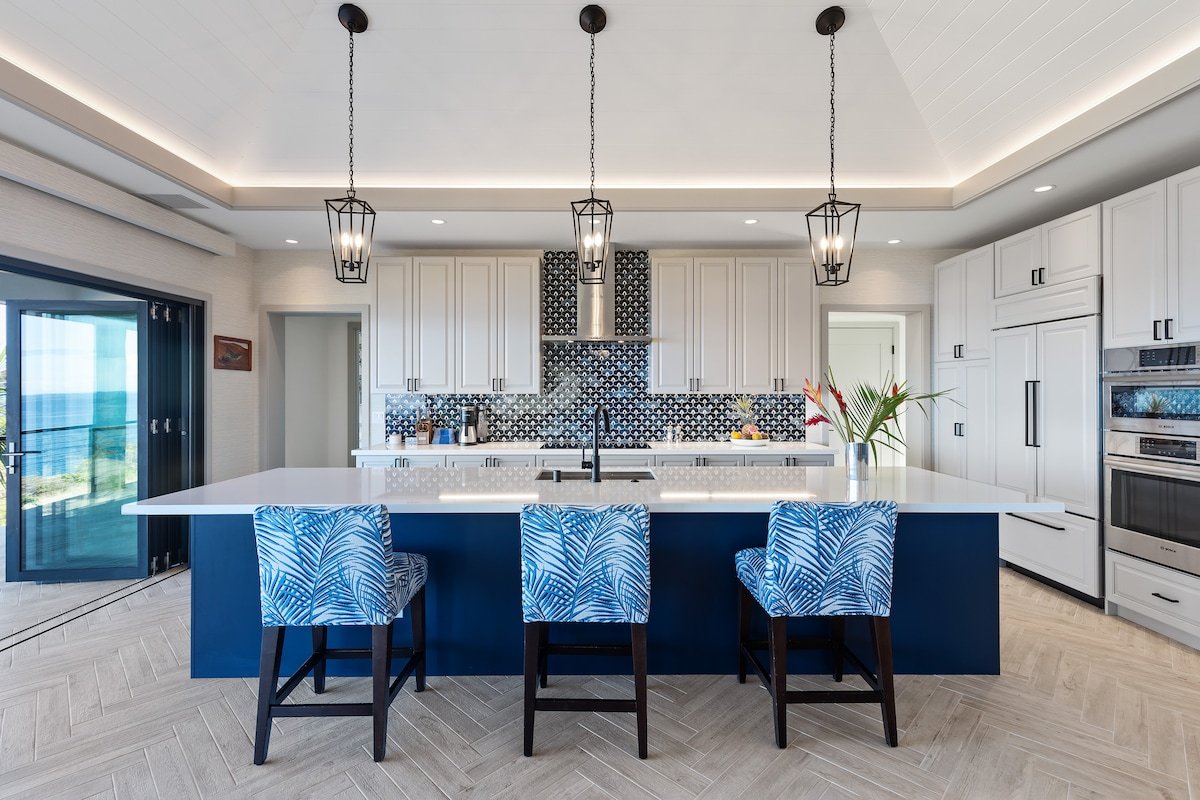 Amazing 4BR Home w/Pool, Ocean and Sunset Views! gallery image 4