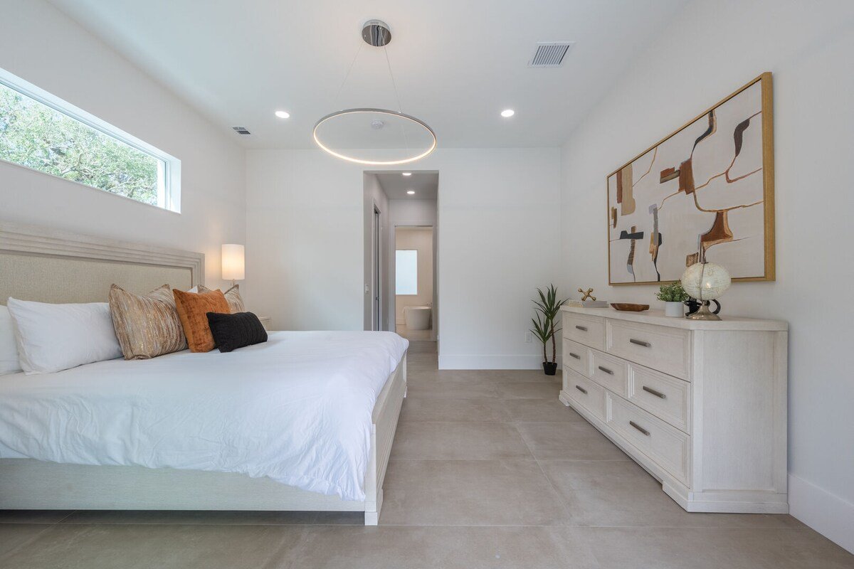 Luxury 6BR Sarasota Escape • Pool & Rooftop gallery image 5