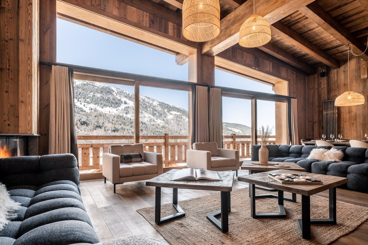 Chalet des Amis in Meribel with swimming pool gallery image 2