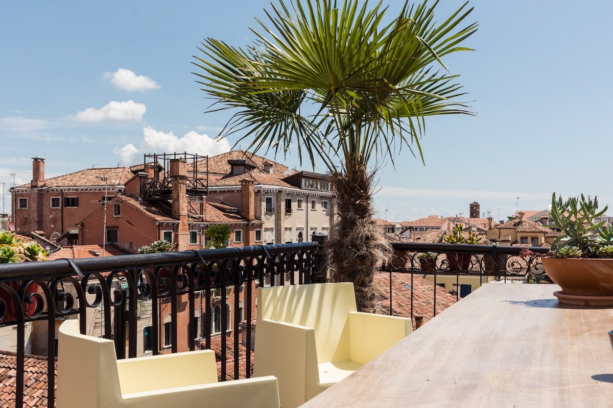 Colombina gallery image 3