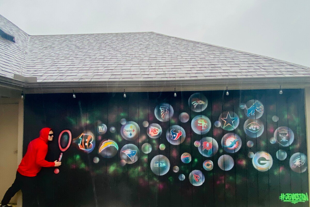 Luxury Home Sleeps 20 with Heated Pool & Billiard gallery image 4