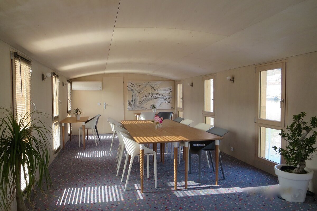 Péniche d’exception 200M2 à Confluence gallery image 4