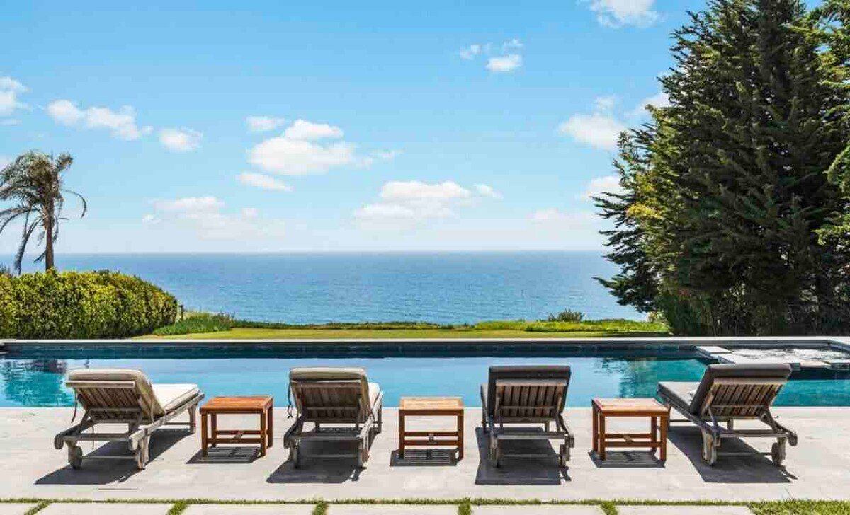 PROMO: Malibu Ocean Villa • Pool • Sunset • Breeze gallery image 2