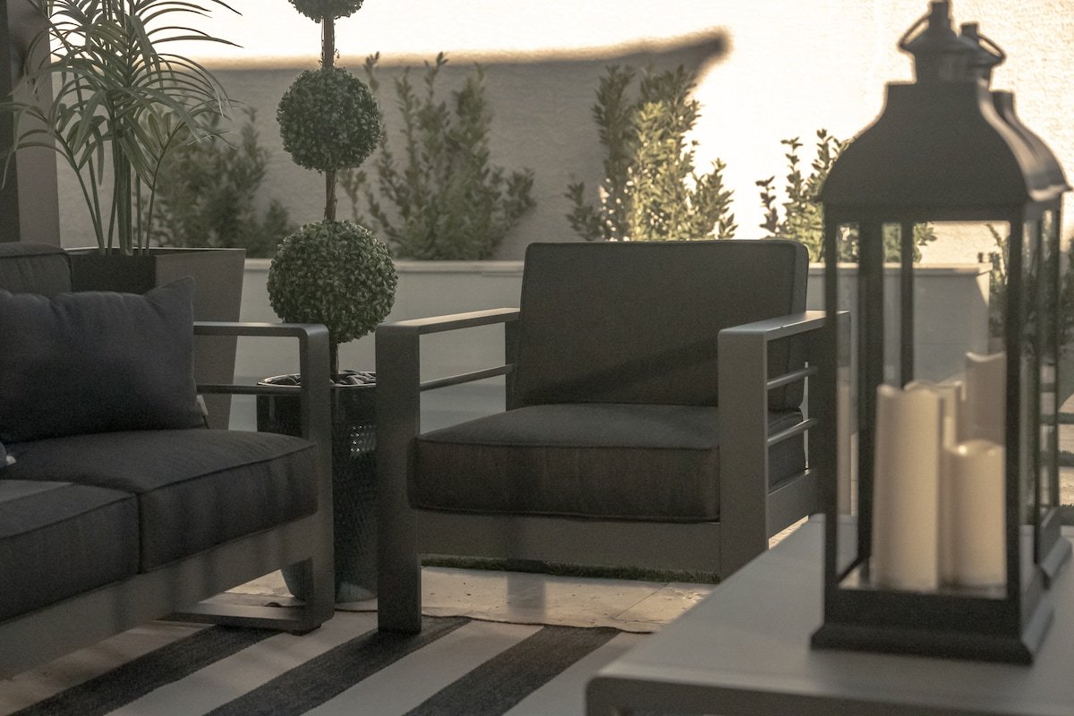 Luxury Oasis – Heated Pool – 10 mins From Strip! gallery image 4