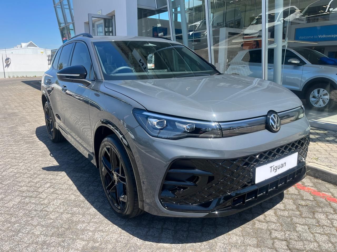 VOLKSWAGEN TIGUAN 2.0 TSI R-LINE 4MOTION DSG for Sale in South Africa