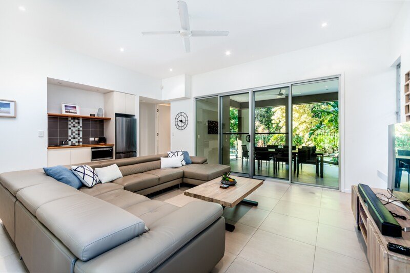 Luxury Family Home, Sunset Views – Heated Pool gallery image 4