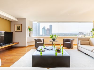 Luxe Stays: Polanco’s Best Corner-Stunning Views!