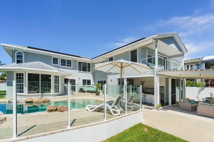 Luxury Beach Hamptons Sanctuary (300m to beach) gallery image 4