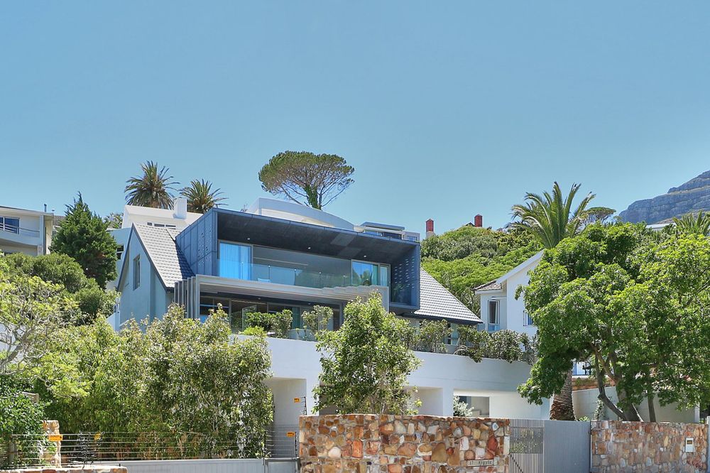 Photo 2 of Villa Argyle accommodation in Camps Bay, Cape Town with 6 bedrooms and 6 bathrooms
