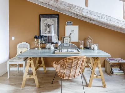 Unbeatable Location, Next to Royal Palace & Sol.