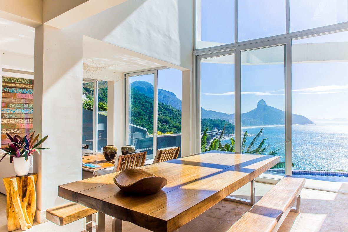 Villa Rio –Magnificent Ocean Front House in Joá gallery image 2