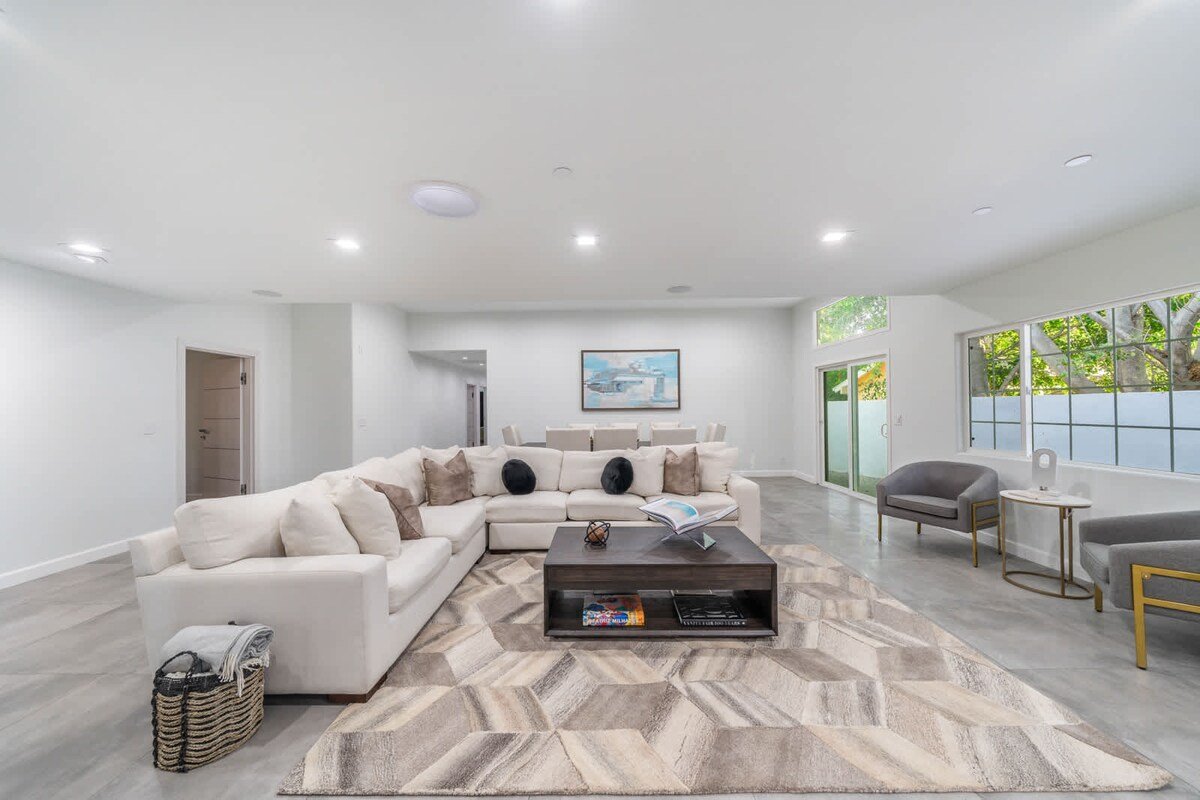 Modern Fulton Villa – 7 BR, Pool, Hot Tub! gallery image 5