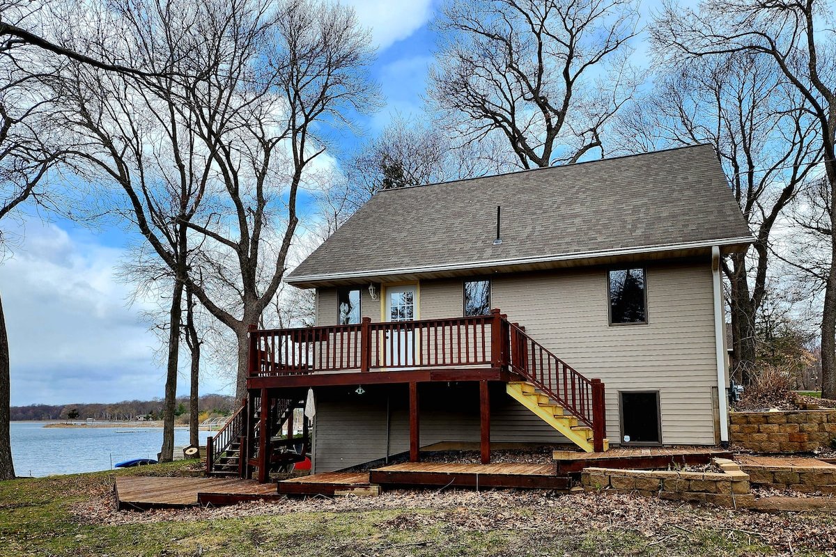 Big Marine Lakeside Retreat gallery image 3