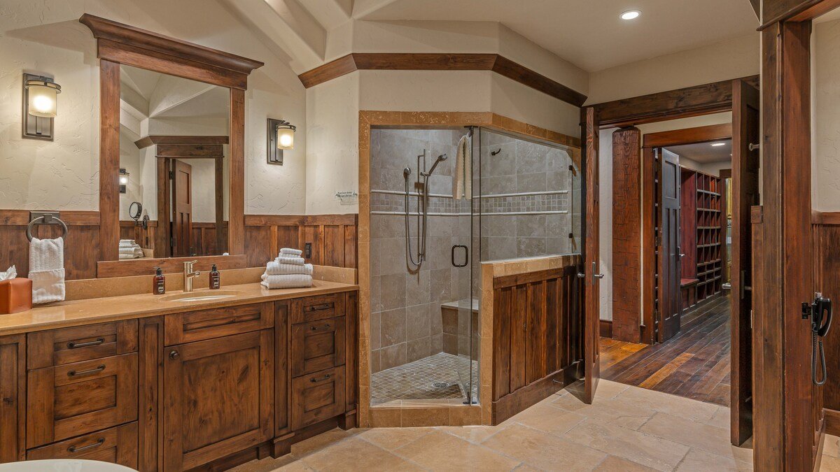 Magnificent + Theater + Hot Tub | Alpine Grandeur gallery image 4