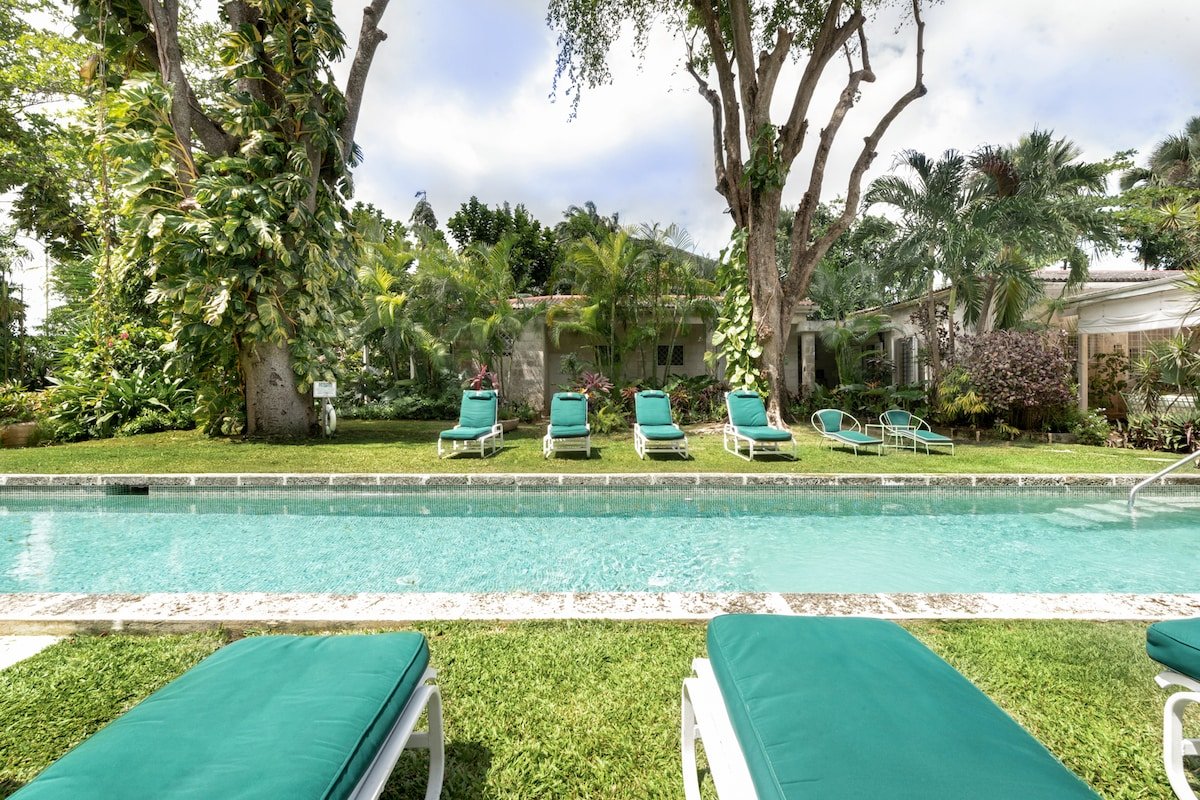 Beachfront 8-Bed Getaway with Pool – Nelson Gay gallery image 5