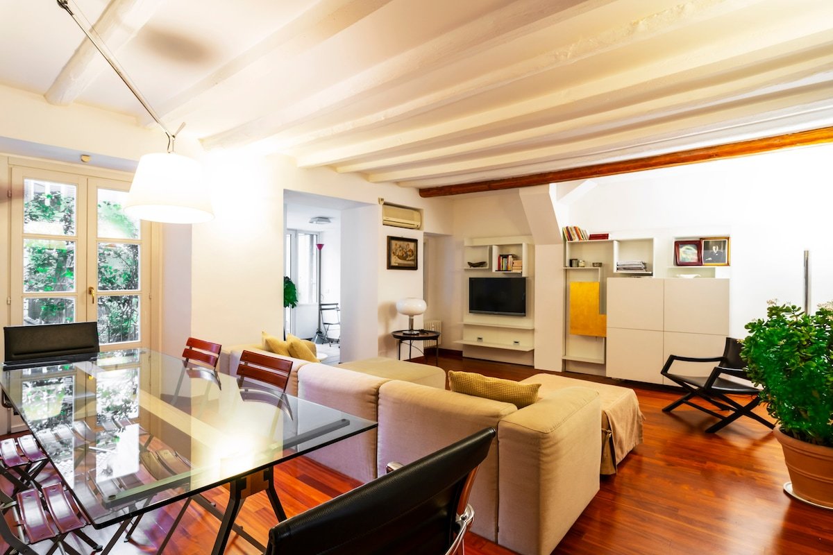 Brera-magnifico trilocale epoca con terrazzo gallery image 2