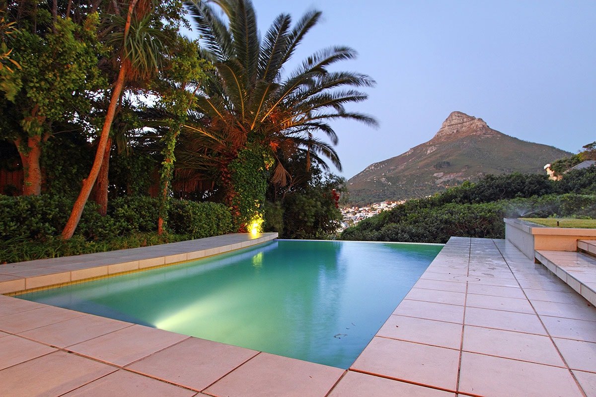 3 Bed close to Camps Bay beach, pool, garden gallery image 4