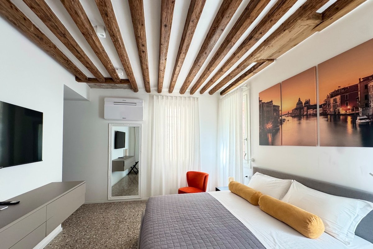 Ca’ Lavinia Elegant Venice stay in centro storico gallery image 2