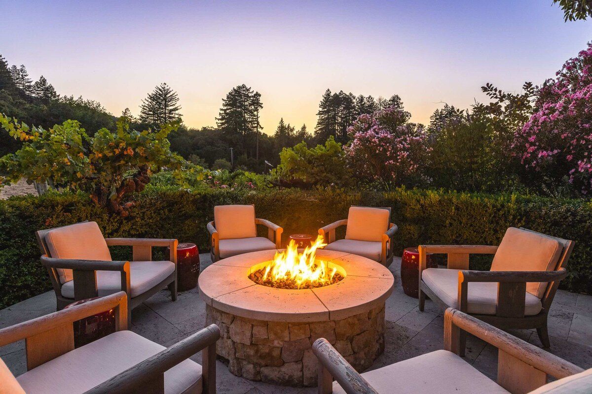 Pool, Hot Tub, & Vineyard Views – Family Fun! gallery image 3