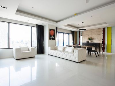CBD, Luxury 2BR residence, 300 m to BTS Chit Lom