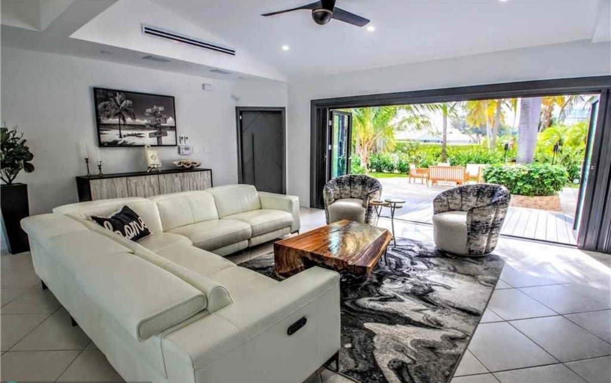 On Ocean Dr Ask about weekly stay discount! gallery image 5