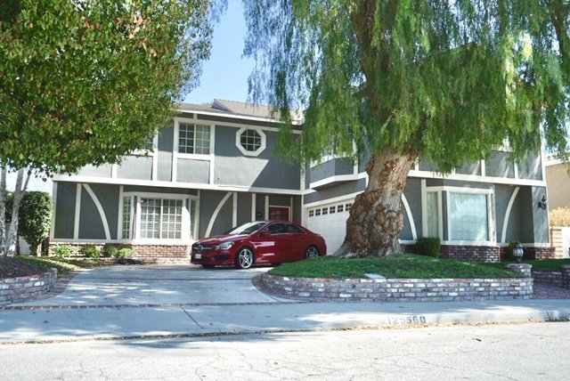 Valencia CA Stunning 3100+sqft, 5 Bed/5Bath home