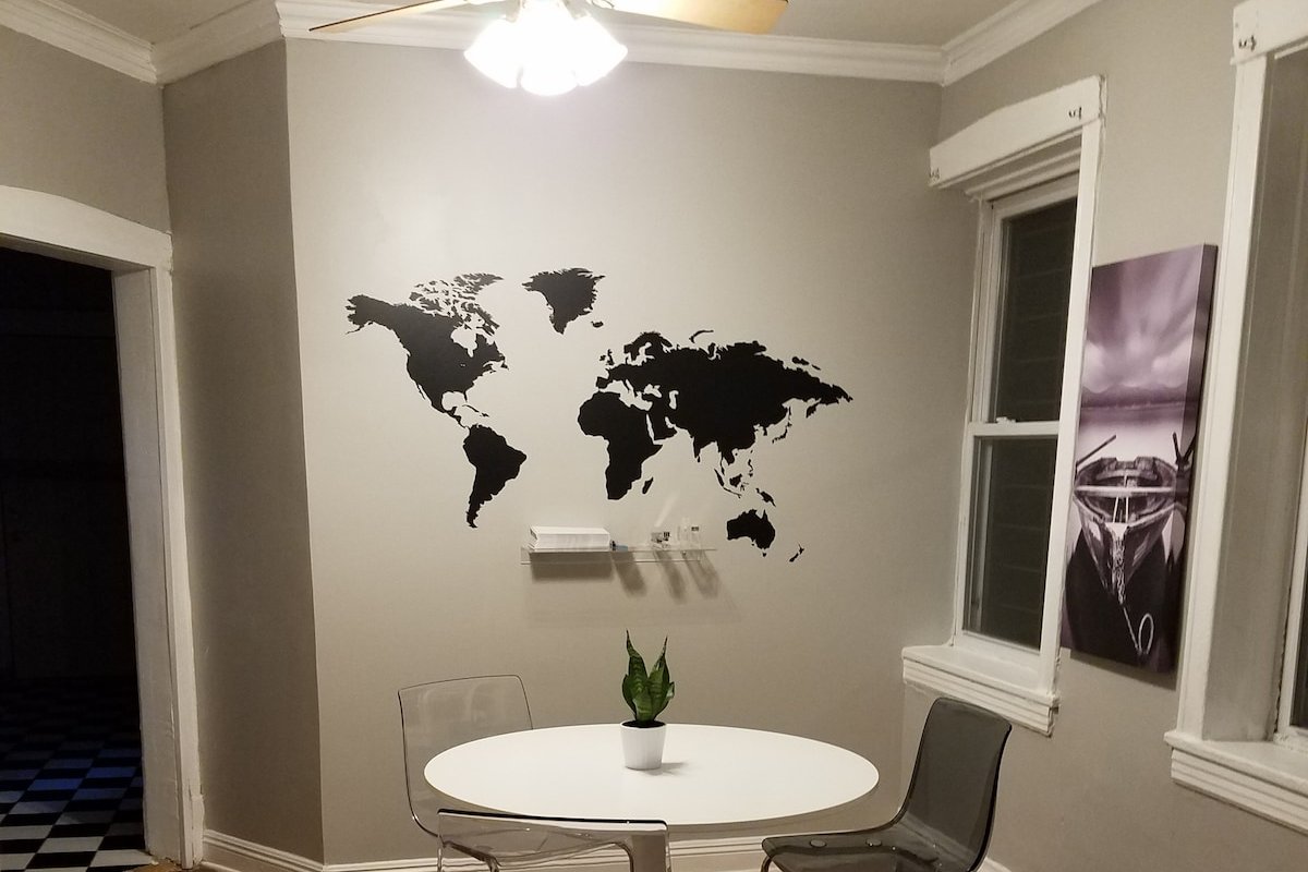 Two units in One! Location! Noble Square gallery image 4